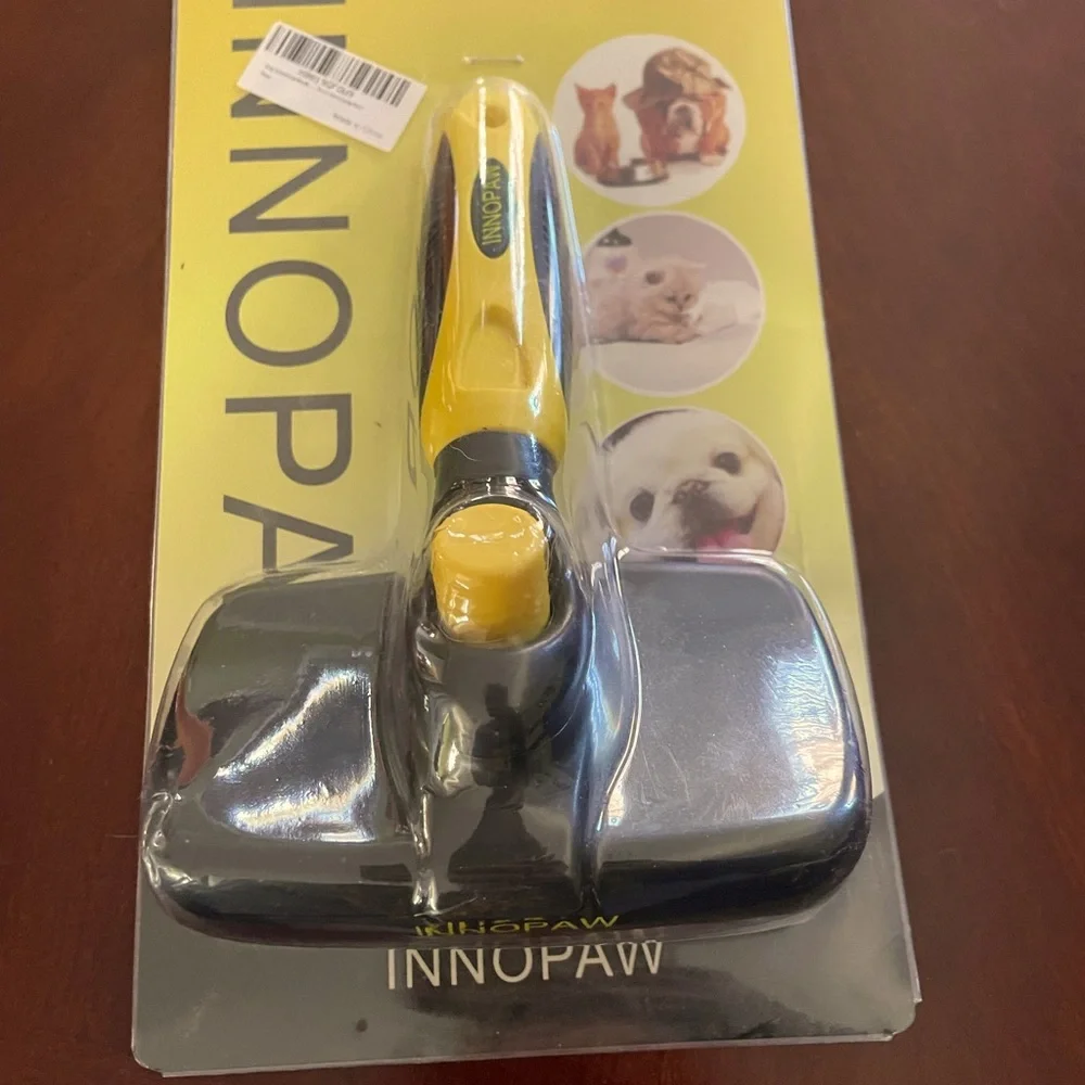 Dog/Cat Grooming Brush, Self Cleaning. NWT.